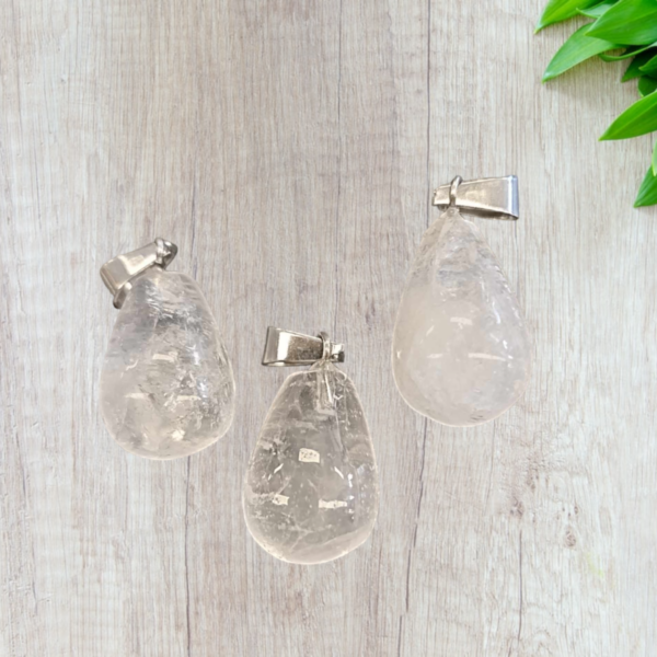 Heldere calciet edelsteen ketting